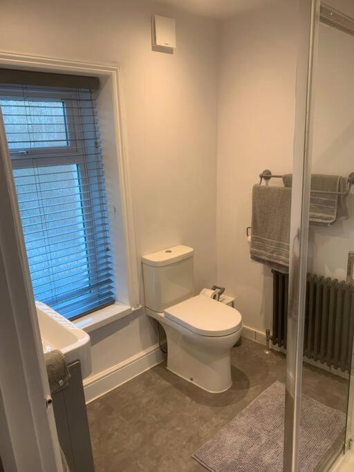 Quaint 1 Bedroom In Pudsey, Leeds *